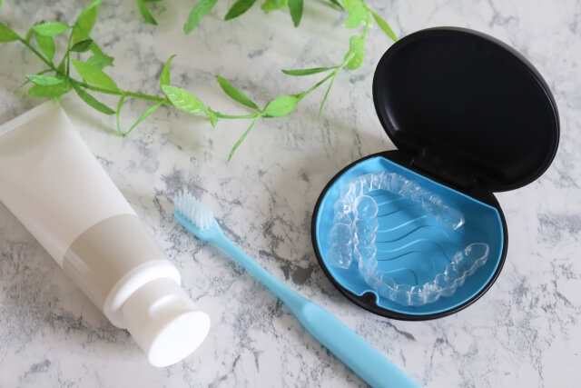 マウスピース矯正の通院回数が計画よりも増える主な要因